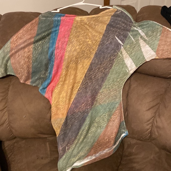 Top - Picture 5 of 6